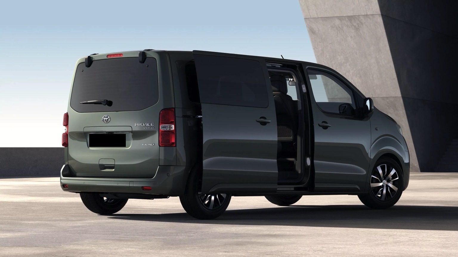 Toyota ProAce EV view 6